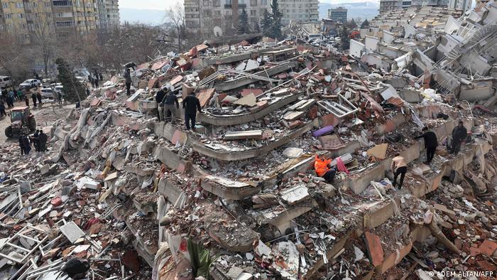توركیا بۆ ئاوەندكردنەوەی ناوچە وێرانبووەكان پێویستی بە (44) ملیار دۆلارە